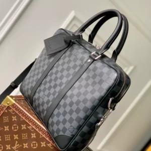 Louis Vuitton Porte-Documents Voyage PM - LTB05
