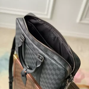 Louis Vuitton Porte-Documents Voyage PM - LTB05