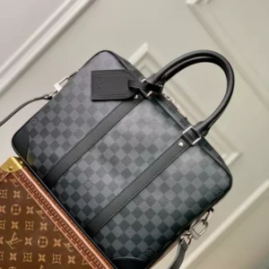 Louis Vuitton Porte-Documents Voyage PM - LTB05