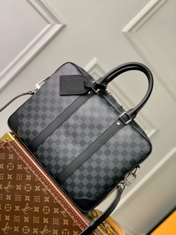 Louis Vuitton Porte-Documents Voyage PM - LTB05