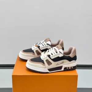 Louis Vuitton Trainer Outdoor Sneaker - LS302