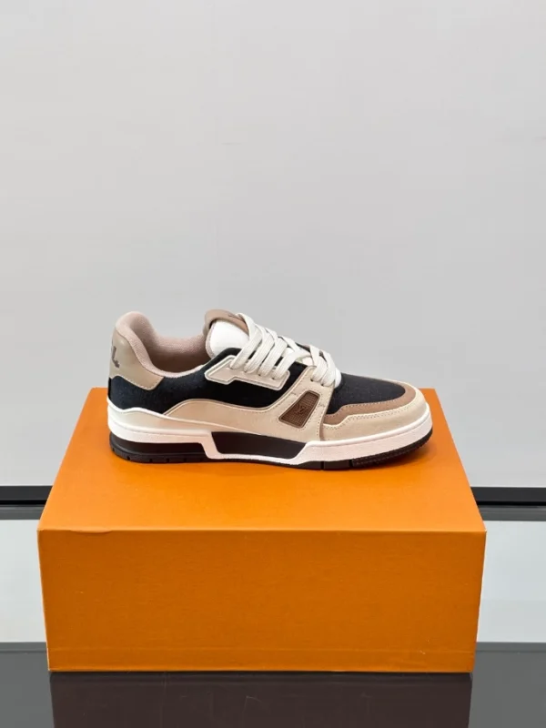 Louis Vuitton Trainer Outdoor Sneaker - LS302