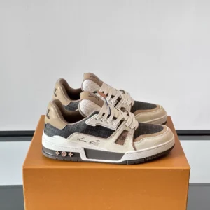 Louis Vuitton Trainer Outdoor Sneaker - LS302