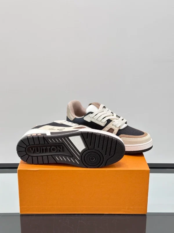 Louis Vuitton Trainer Outdoor Sneaker - LS302