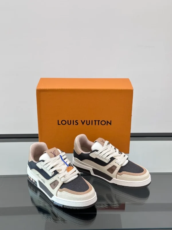 Louis Vuitton Trainer Outdoor Sneaker - LS302