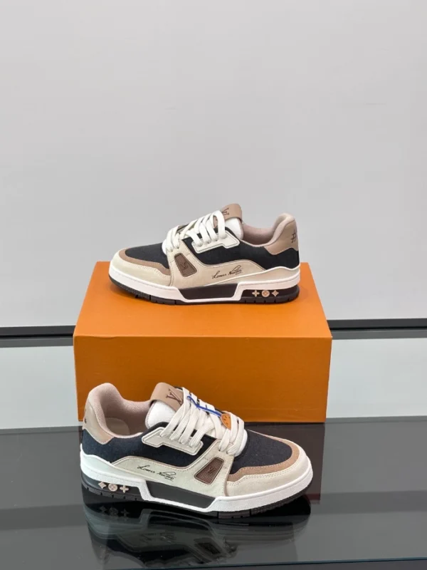 Louis Vuitton Trainer Outdoor Sneaker - LS302