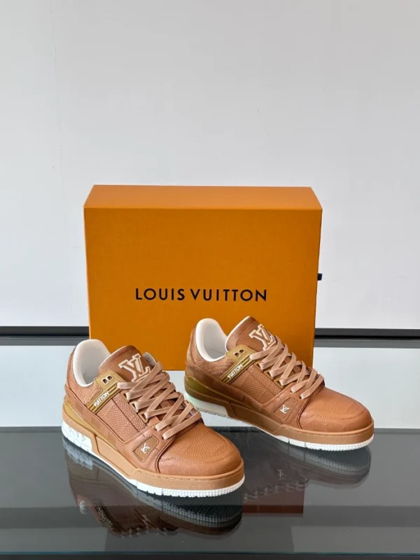 Louis Vuitton Trainer Sneaker - LS296