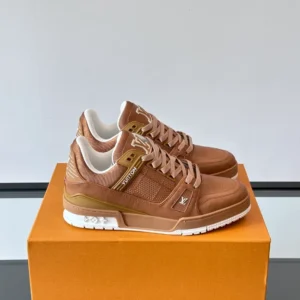 Louis Vuitton Trainer Sneaker - LS296