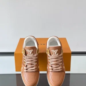 Louis Vuitton Trainer Sneaker - LS296