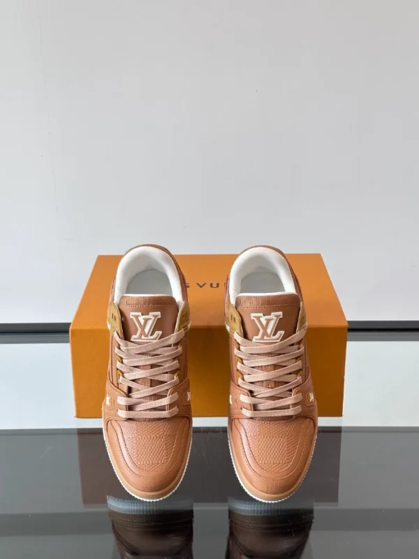 Louis Vuitton Trainer Sneaker - LS296