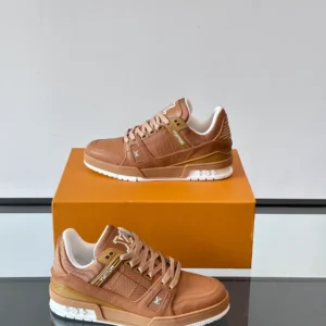 Louis Vuitton Trainer Sneaker - LS296