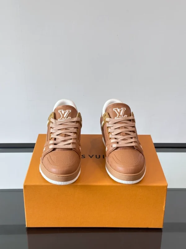 Louis Vuitton Trainer Sneaker - LS296