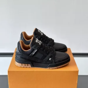 Louis Vuitton Trainer Sneaker - LS297