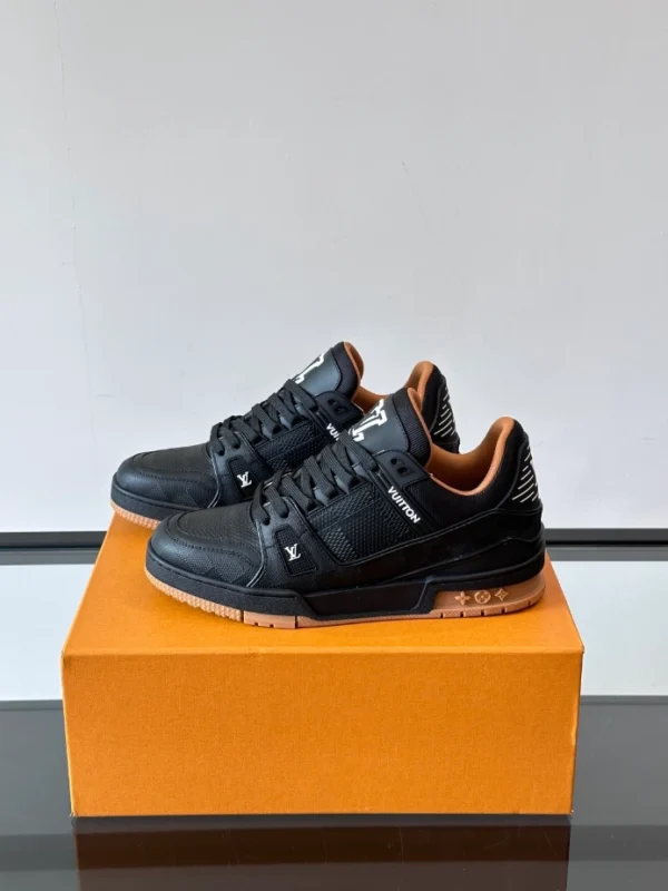 Louis Vuitton Trainer Sneaker - LS297