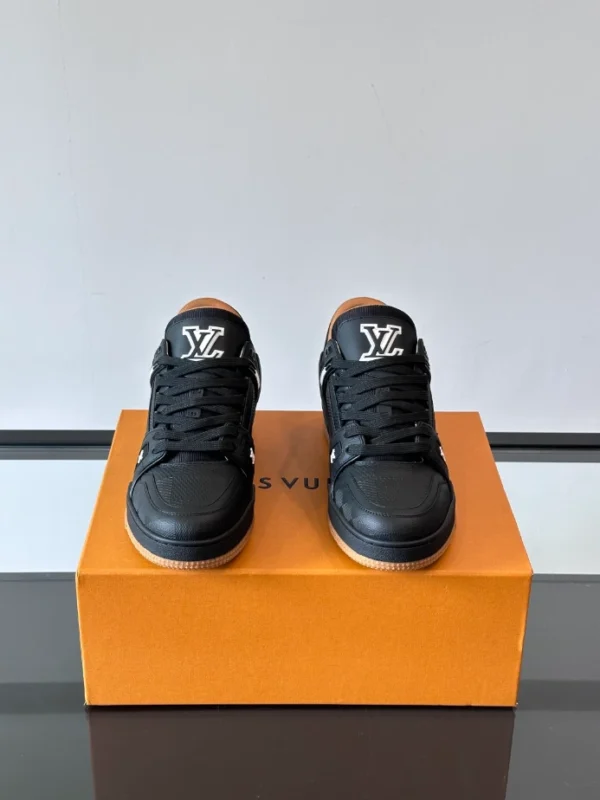 Louis Vuitton Trainer Sneaker - LS297