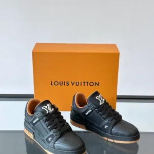 Louis Vuitton Trainer Sneaker - LS297