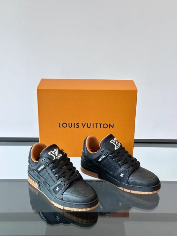 Louis Vuitton Trainer Sneaker - LS297