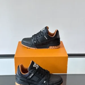 Louis Vuitton Trainer Sneaker - LS297