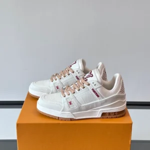 Louis Vuitton Trainer Sneaker - LS298