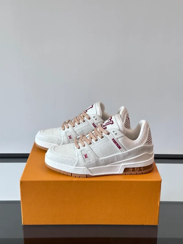 Louis Vuitton Trainer Sneaker - LS298