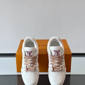 Louis Vuitton Trainer Sneaker - LS298