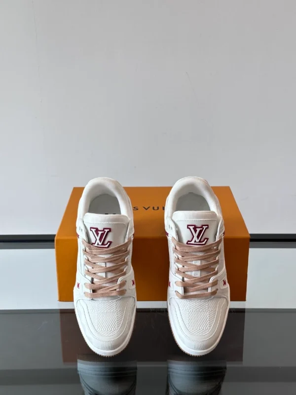 Louis Vuitton Trainer Sneaker - LS298