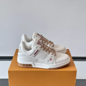 Louis Vuitton Trainer Sneaker - LS298