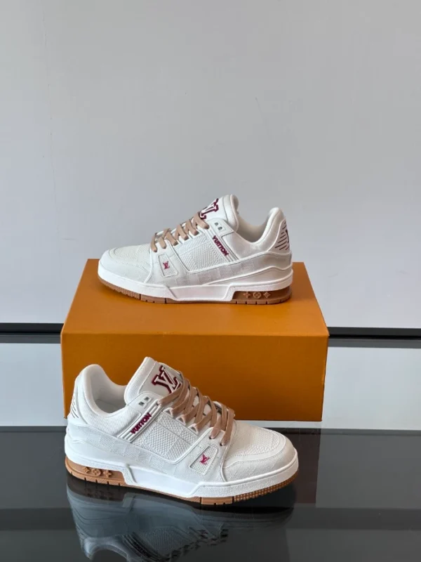 Louis Vuitton Trainer Sneaker - LS298