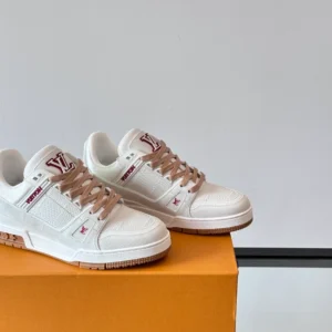 Louis Vuitton Trainer Sneaker - LS298