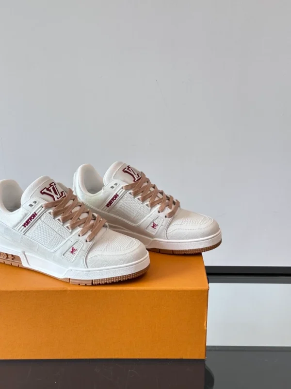 Louis Vuitton Trainer Sneaker - LS298