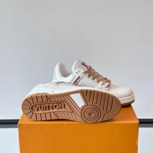 Louis Vuitton Trainer Sneaker - LS298