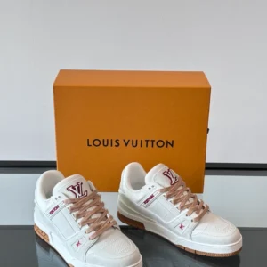 Louis Vuitton Trainer Sneaker - LS298