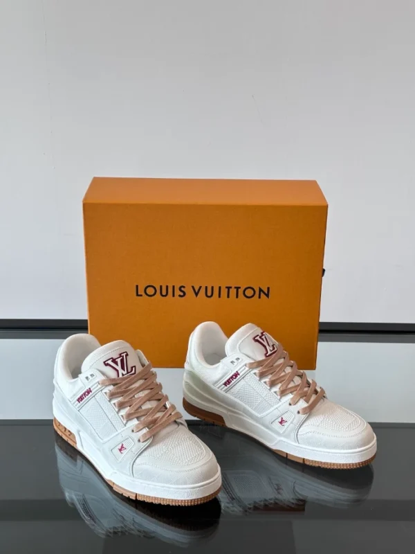 Louis Vuitton Trainer Sneaker - LS298