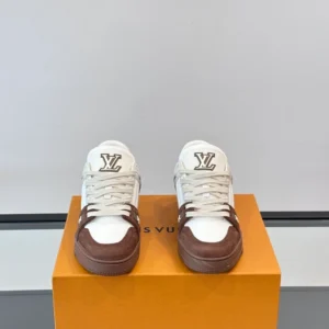 Louis Vuitton Trainer Sneaker - LS299