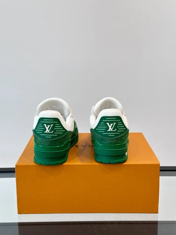 Louis Vuitton Trainer Sneaker - LS300