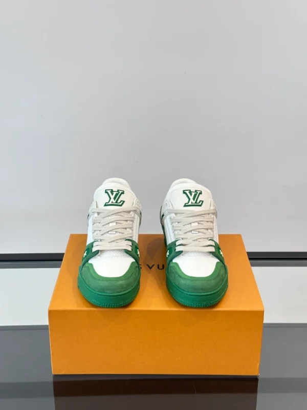 Louis Vuitton Trainer Sneaker - LS300