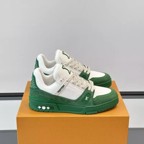 Louis Vuitton Trainer Sneaker - LS300