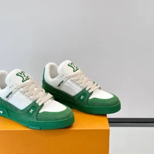 Louis Vuitton Trainer Sneaker - LS300