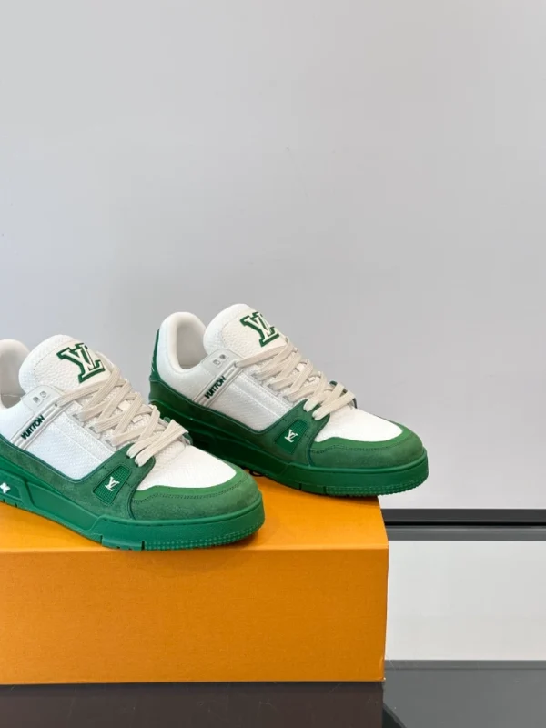 Louis Vuitton Trainer Sneaker - LS300