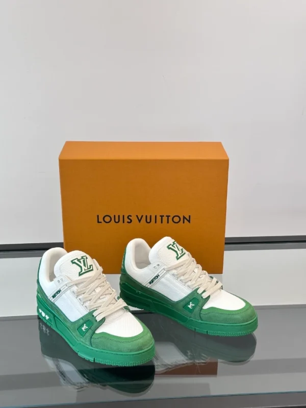 Louis Vuitton Trainer Sneaker - LS300