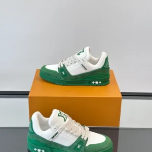 Louis Vuitton Trainer Sneaker - LS300