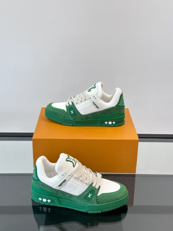 Louis Vuitton Trainer Sneaker - LS300