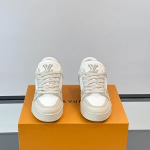 Louis Vuitton Trainer Sneaker - LS301