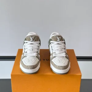 Louis Vuitton Trainer Sneaker - LS304