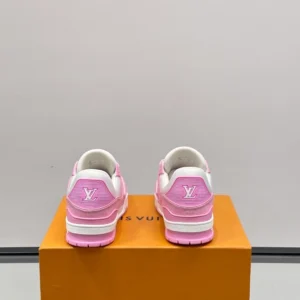 Louis Vuitton Trainer Sneaker - LS305
