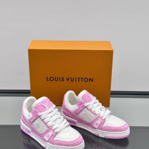 Louis Vuitton Trainer Sneaker - LS305
