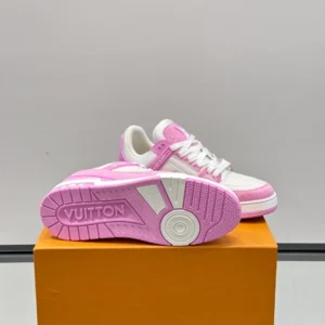 Louis Vuitton Trainer Sneaker - LS305