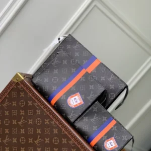 Louis Vuitton Trio Toilet Pouch Mon Monogram - LCP027