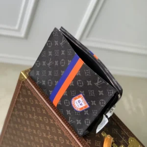 Louis Vuitton Trio Toilet Pouch Mon Monogram - LCP027