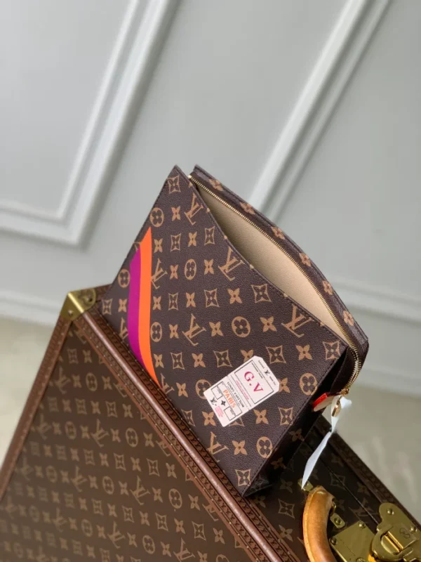 Louis Vuitton Trio Toilet Pouch Mon Monogram - LCP028